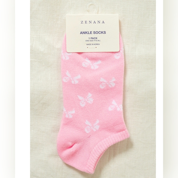 Zenana Pink Ankle Socks with White Bow Pattern - Picture 1 of 3